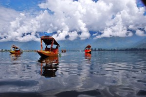 1349192798_Shikara_in_Dal_Lake_in_Kashmir